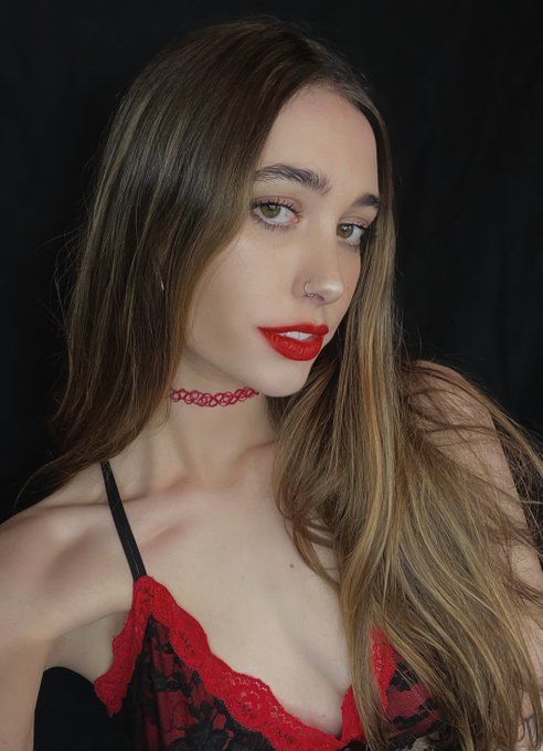 #NewProfilePic + new @Pornhub profile pic 💋 https://t.co/Ol7OXfdiHn<a href="/tag/newprofilepic"class="tags">#NewProfilePic</a><a class="tags" href="/tag/pornhub">@pornhub</a>