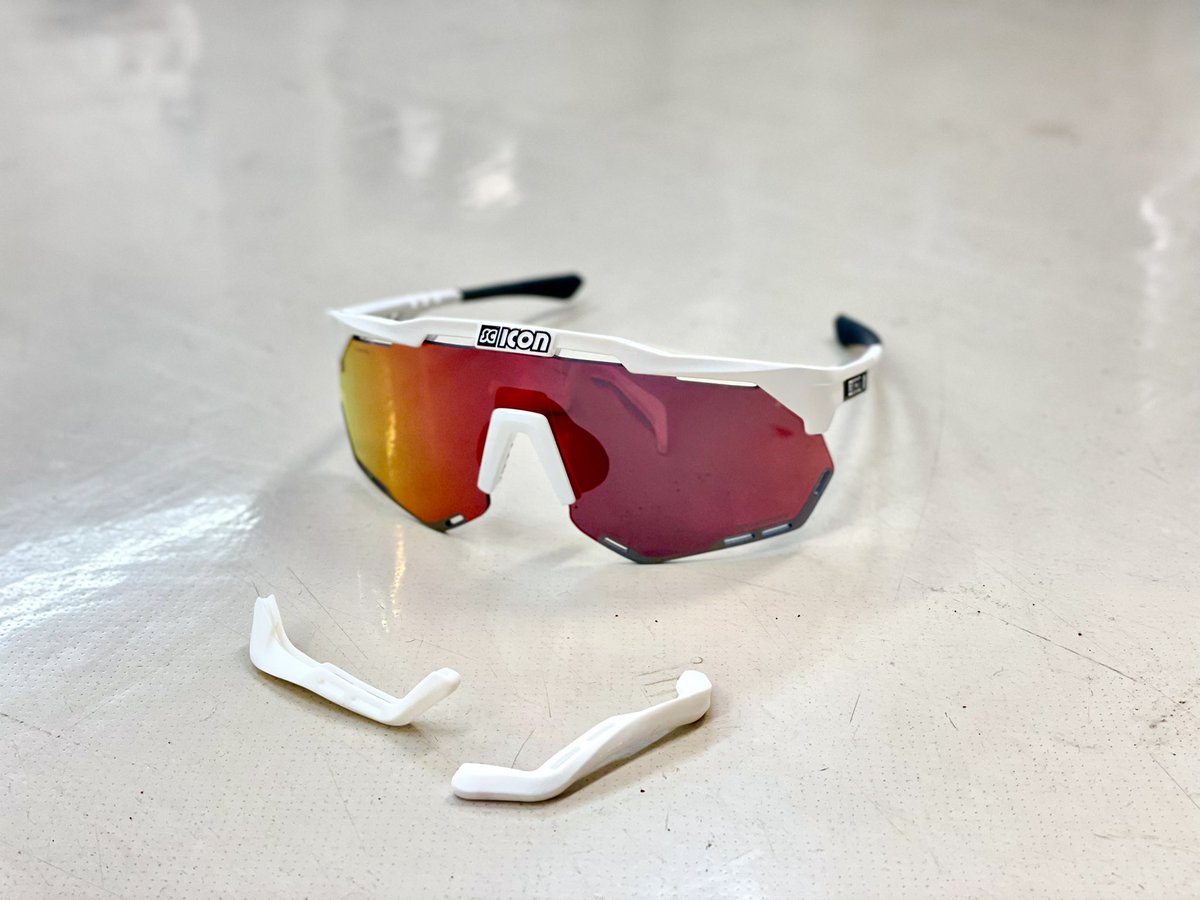 ManyS_cycle's tweet photo. Scicon Sportsの"AERO SHADE"🕶

下のフェンダーは、お好みで付け外しが可能です。印象がガラッと変わって、2つのサングラスを持ってるみたいでお得かも！？

#シーコン #sciconsports
#aeroshade https://t.co/qYVENVReNH