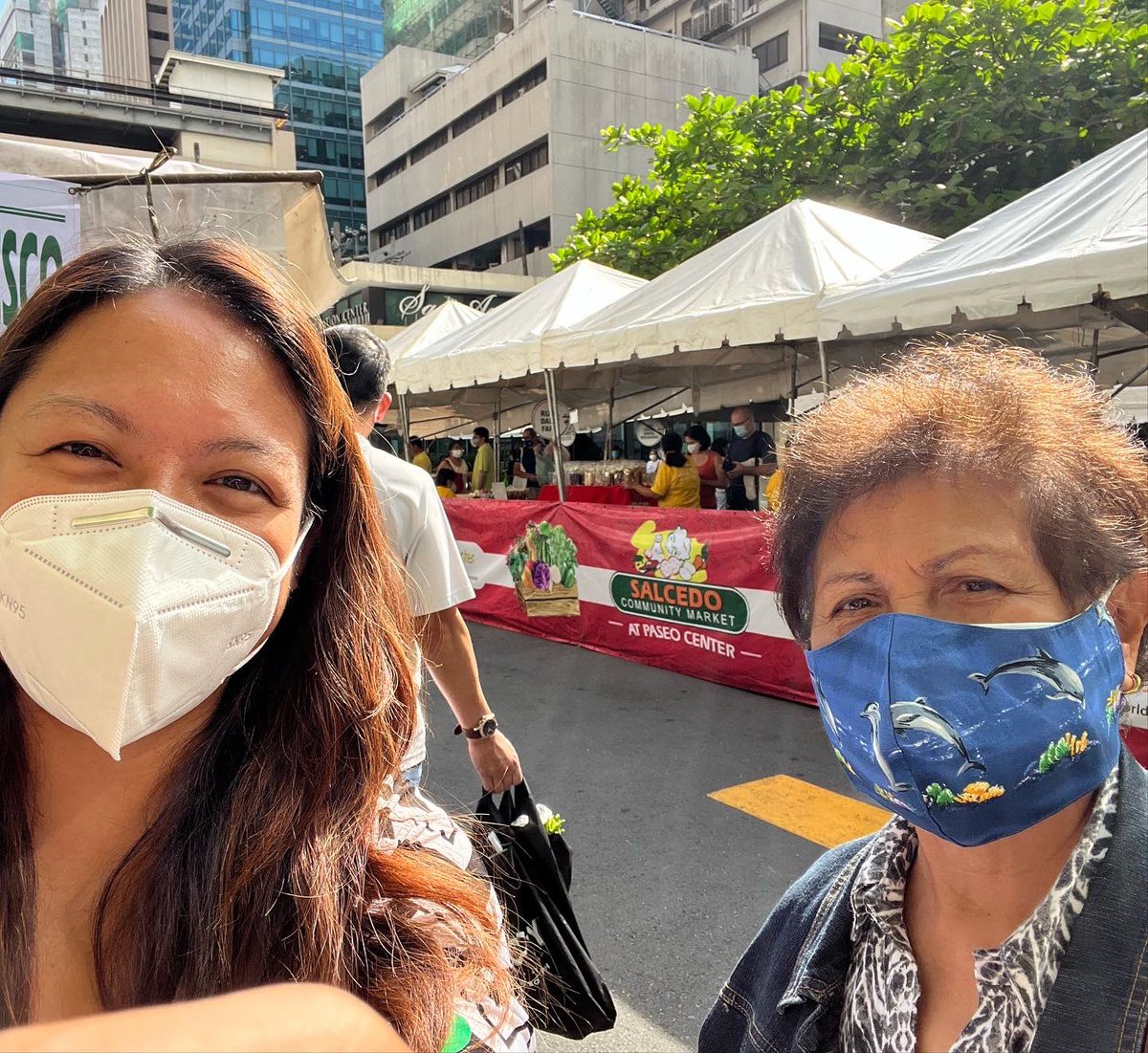 AnnalisaBurgos's tweet photo. Taste of Manila: Good food and company at Barcino, Casa Armas, Single Origin and Salcedo Farmers Market (2/2) #itsmorefuninthephilippines #foodcation #foodie https://t.co/FZ5UYYmNpp
