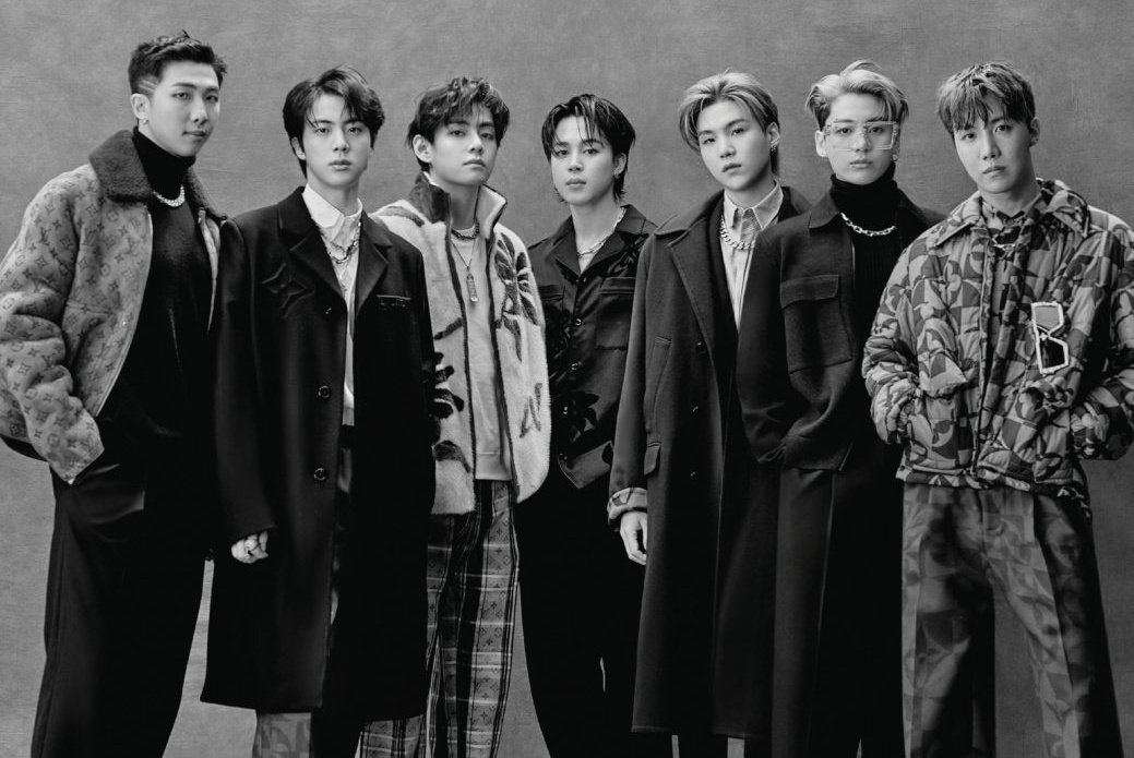 vhopefilter's tweet photo. “apesar dos inúmeros desafios, o BTS reescreveu a história do K-pop e todos querem um pedaço dela.” - vogue korea. https://t.co/yegpebEadN