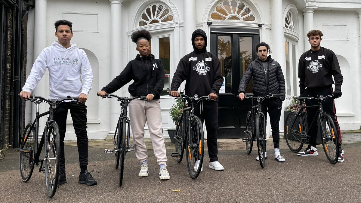 LondonCyclingC3's tweet photo. We donated 5 new bicycles to Platinum Performing Arts school in Enfield. We promote a healthy and active lifestyle through cycling to support young people to have access to a green and healthy mode of transport.
@London_Cycling
@BikeIsBestHQ
sponsored by #bikester https://t.co/mKF8ukJsmd