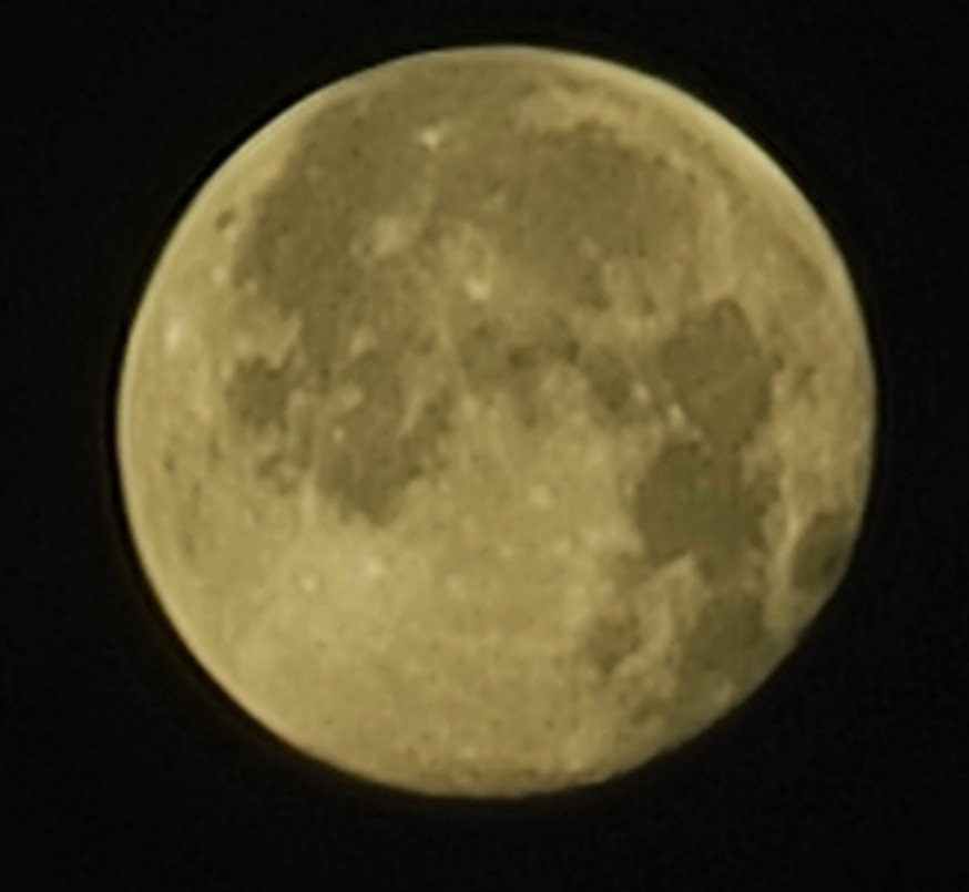 DoriDataBae's tweet image. Just some beautiful shots of the moon I took this morning from my phone.  💜 #Note20Ultra5G #beautiful #Moon #moonmagic #Magical #HappyYuleAndABrightSolstace