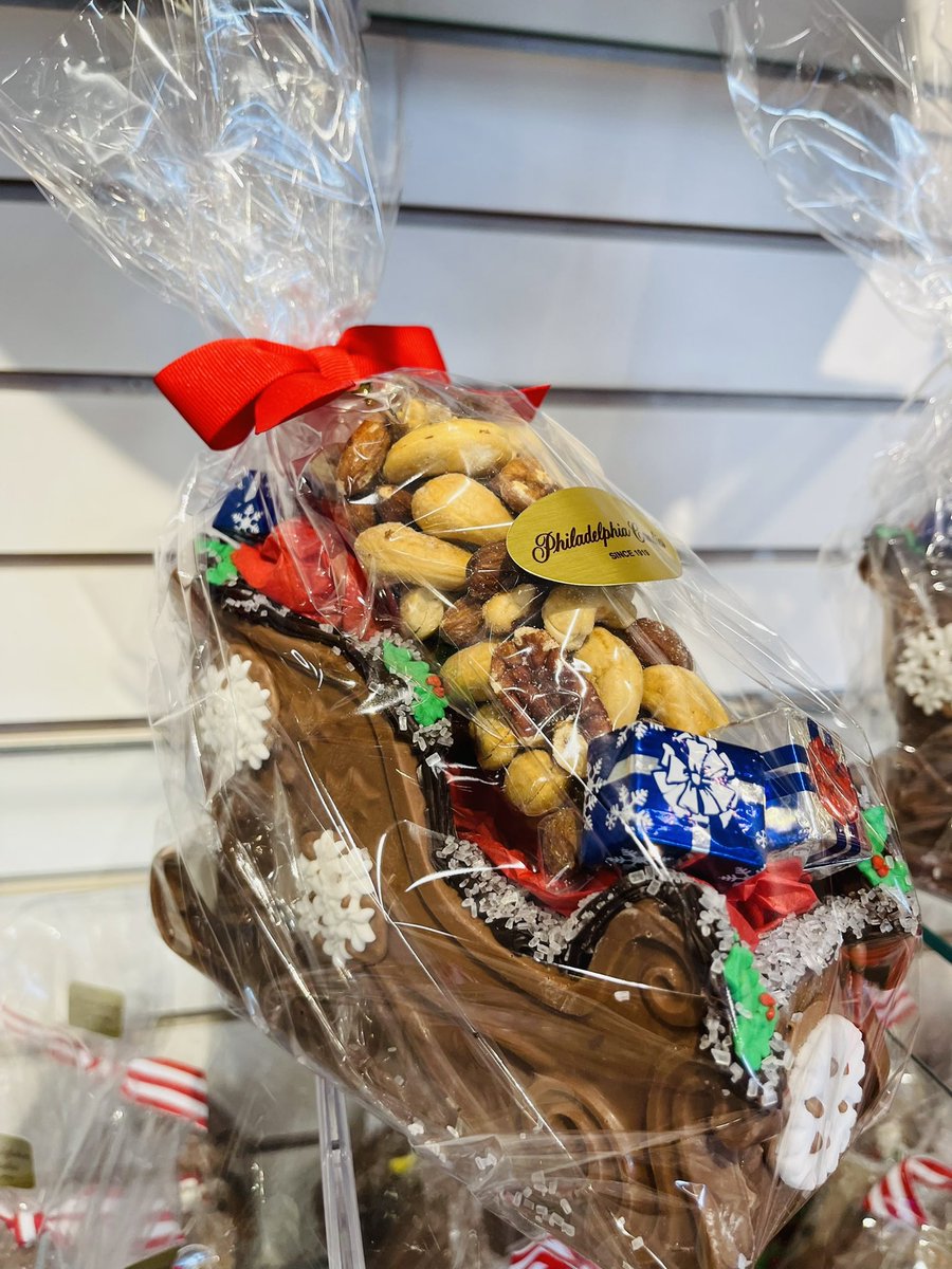VisitMercerCoPA's tweet photo. Santa’s 🎅🏽 Christmas List 🎄
Chocolate ….  Who doesn’t love chocolate!!?
#madeinmercercountypa #chocolate #giftideas @PhillyCandies https://t.co/pdcR8eHty5