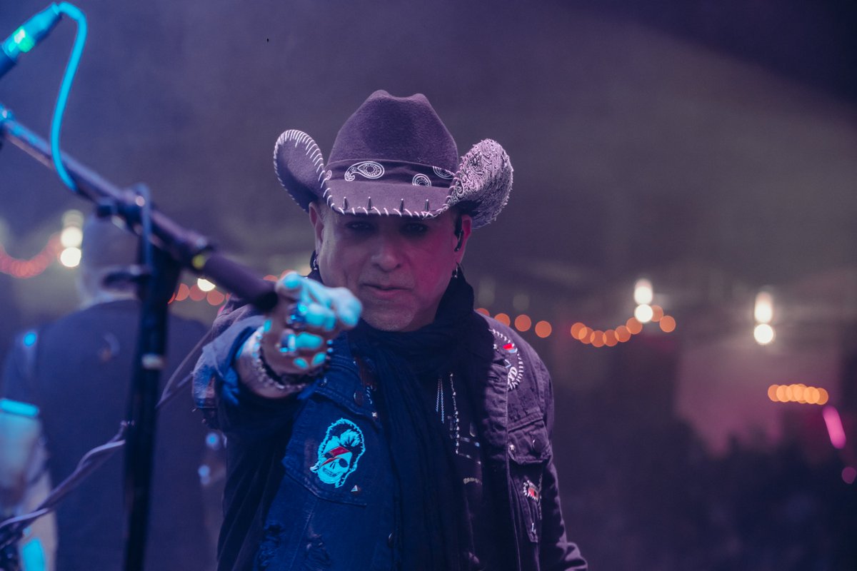 NortexFestival's tweet photo. La adrenalina se elevó al mil por hora en #Nortex2021 con el estilo "rockteño" de @Siggno. 🤠🤘🎸🪗 https://t.co/qGVeDtxOpd