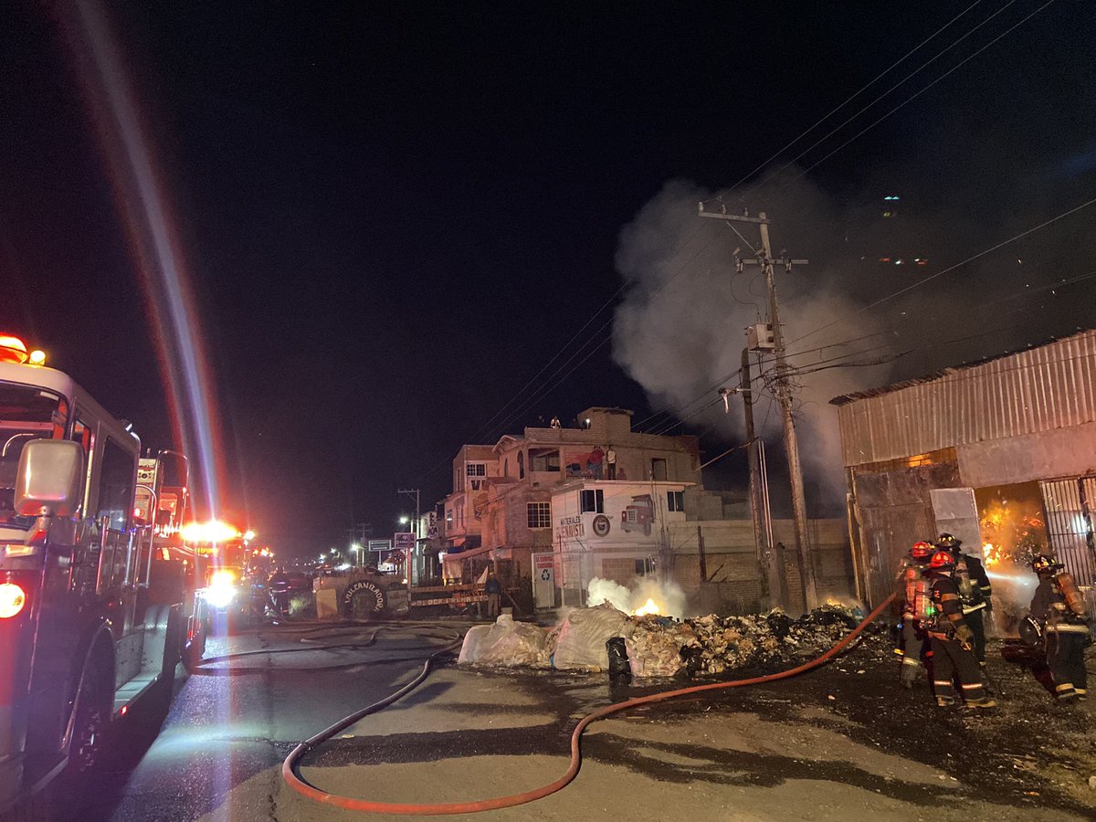 🚨 | Derivado de la acciones realizadas en la atención de la emergencia, de realiza el cierre total de la circulación en ambos sentidos de carretera a San Miguel de Allende, a la altura de comunidad de Buenavista. En breve mayor información. 📲