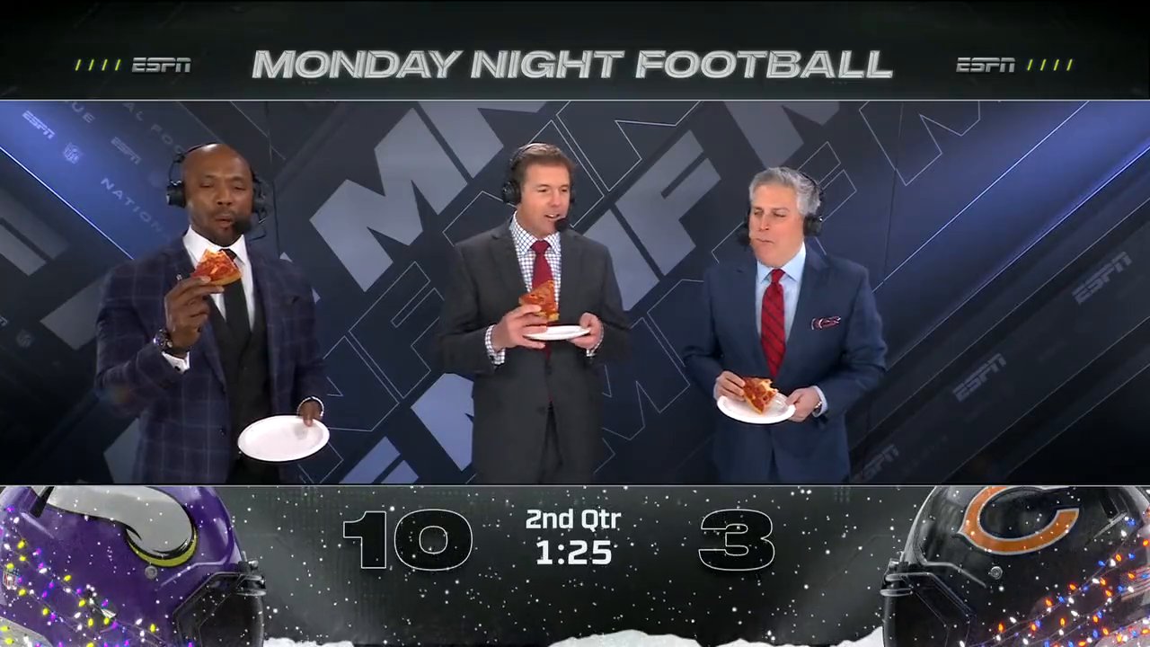 NFL on ESPN on X: 'When in Chicago, the #MNF crew's gotta get