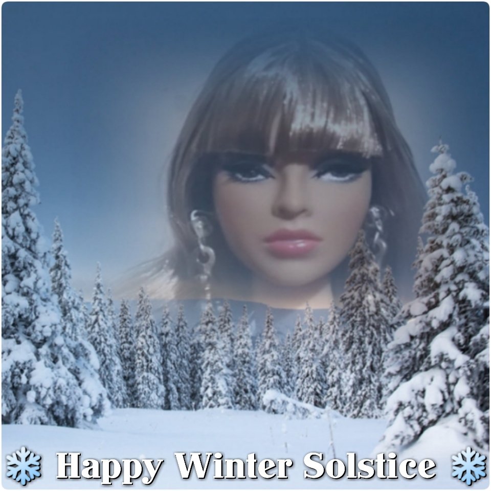 MauriceJohnMoro's tweet photo. Happy #WinterSolstice to @RocktheCatwalks @RealViviChan @ShakaFollows 🎄❄️🎄❄️🎄❄️🎄❄️ https://t.co/mqubwRXwXH