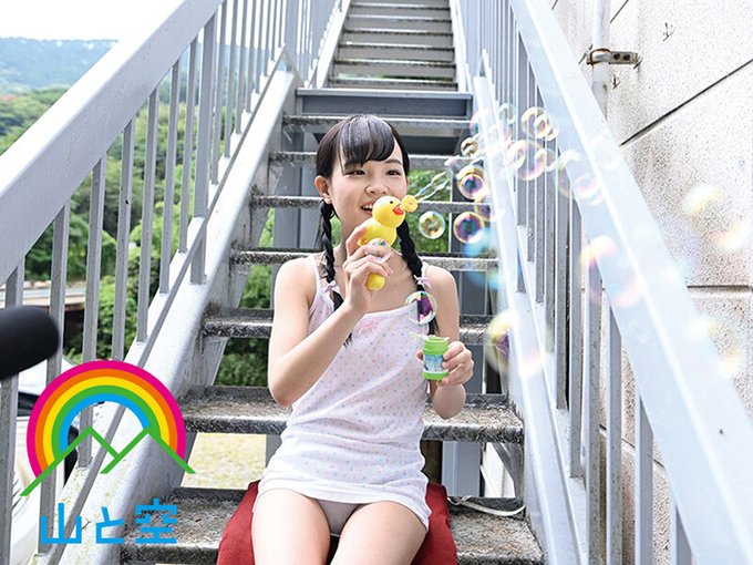 ララちゃん……いっつも襲われて忙しそう…🤣
※この作品に18歳未満の出演者はおりません https://t.co/HNvUta7LGO