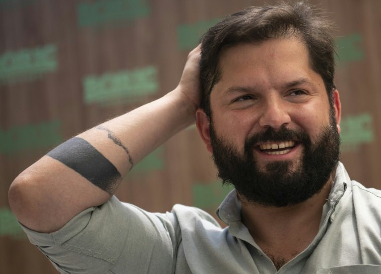 Leandrotavera's tweet photo. El mensaje brinca la cerca ideológica. Estamos hastiados de la falsa política, no importa el lado! La deshumanización, los negocios detrás de cada primer picazo, la manipulación, la suplantación del equilibrio democrático, los complejos de seres superiores que viven de likes! https://t.co/DVIKh72WV2