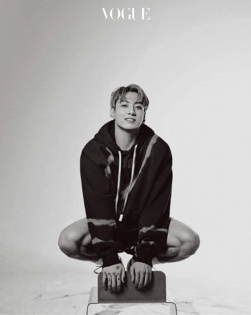 NevermindSeen's tweet photo. My Lock Screen has whiplash. @BTS_twt #Monochrome #3JisBack https://t.co/V726H2rain