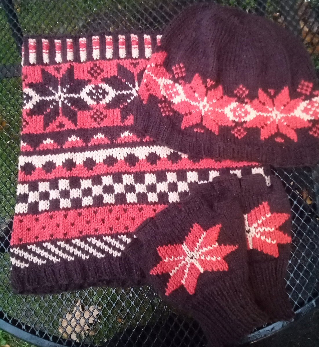 Astelair's tweet photo. Two days left to get 25% off at Infamous Stitch.
https://t.co/n3LQkETJLh
#knittingtwitter #handmade #handknit #knitsweaters #knitwear #etsy #etsyshop #etsyseller #infamousstitch https://t.co/twI8GwE2I3