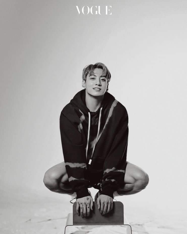 ChiuShar's tweet photo. Leave me to die. 
Smother me in thighs, let me slowly fade. And then toss me off a cliff. https://t.co/0esCfHvlxO