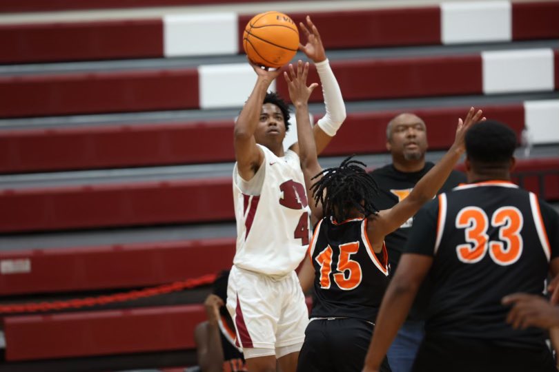 HypesouthMedia's tweet photo. Warner Robins 77, Rutland 28 Final

BOYS - Demons ease past Hurricanes.

@WRDemonBB
Tyler Howell 11p
Isaiah Gibson 9p
Rashun Williams 9p
Jordyan Keith 7p (pic)

@RHSCanesHoops 
Brad Chapman 9p

Screamin Demon Invitational https://t.co/jLB5NmqV5j