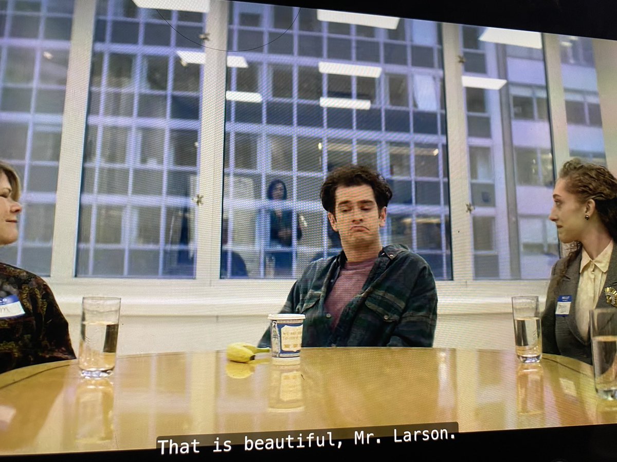 mdlachav's tweet photo. Alguien noto que en Tick Tick Boom, Andrew sale con este café? OMG #SpiderManNowWayHome #AndrewG https://t.co/R43n8dXX96