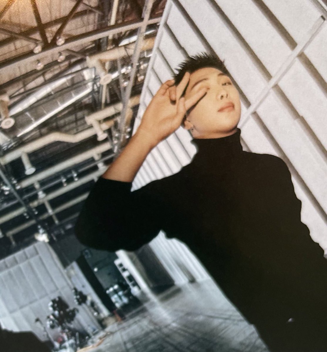 iSwoonforJoon's tweet photo. NAMJOON YOU WANT US TO FAINT? 😮‍💨 https://t.co/KsLLmxbxaK