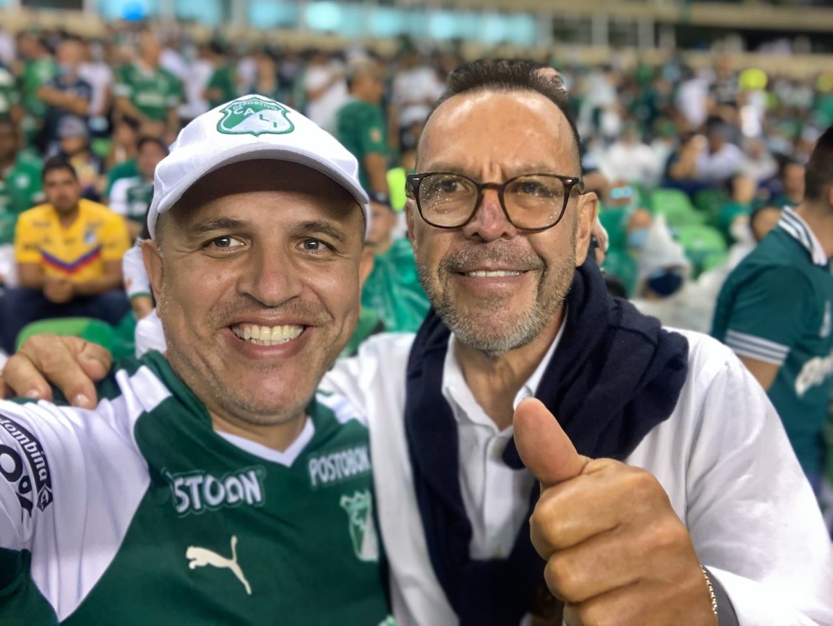 ALEXCAMINA's tweet photo. Este señor nos trajo mucha alegría. El deportivo Cali era una orquesta sinfónica  jugando fútbol. Se llama José Eugenio Hernández. Le decimos el Cheche. https://t.co/wwKYd8QNAb