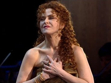 @OfficialBPeters Then Andrew remembered, 'Can we do the Sondheim 80th heart squeeze?' I had showed him the moment when @OfficialBPeters & @PatinkinMandy sang 'Move On' at Sondheim's 80th Bday celebration, & Bernadette squeezes her heart on 'I would be so pleased.' We did THAT. #SundayDeepDive