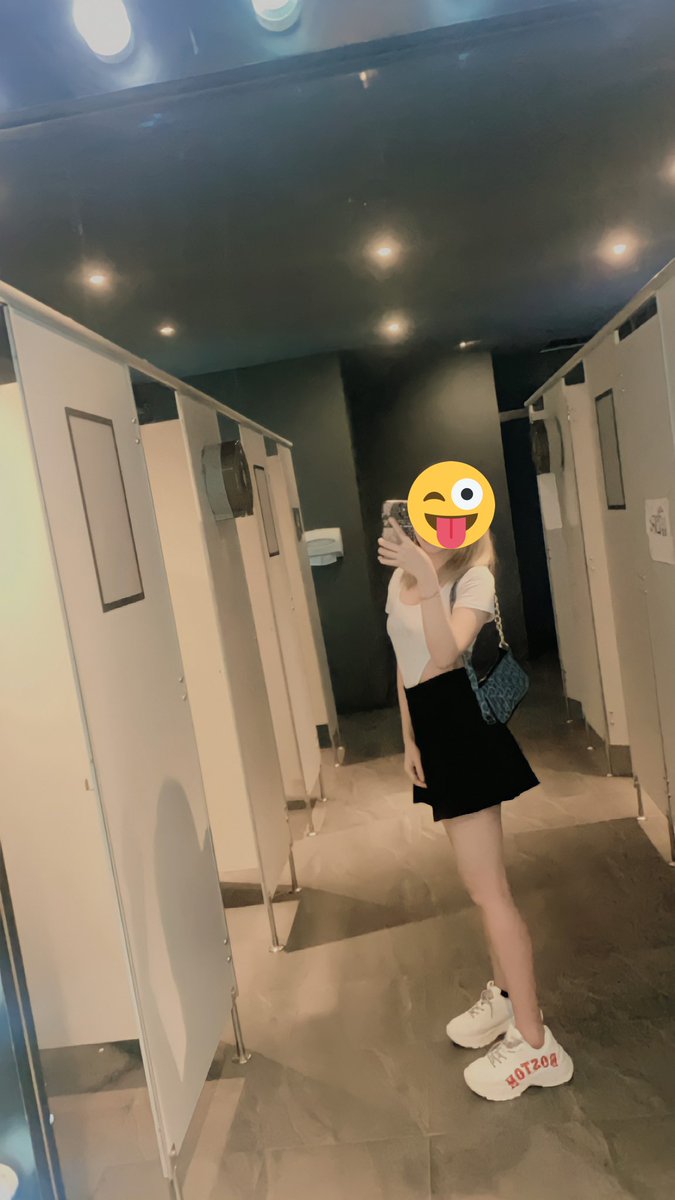 Miko212121's tweet photo. ตัวเล็กปุ๊กปิ๊ก🤣🤣🤣 #เรียลมหาลัย https://t.co/v6fY67oYl4