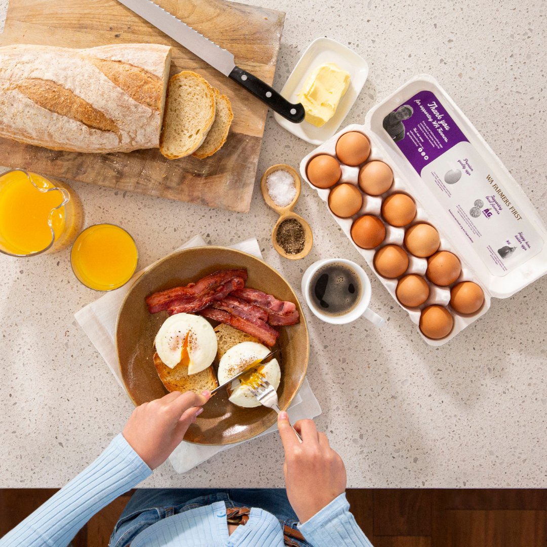 WAFarmers's tweet photo. Shop local this #Christmas ๐
On top of the amount #farmers are paid directly by the processor, another $0.40 from every sale of WAFarmersFirst 2 litre milk and free range eggs is contributed back to us to help us #advocate for #industry ๐
#supportlocal #wafarmersfirst #ausag https://t.co/3oQJ1nuzwL