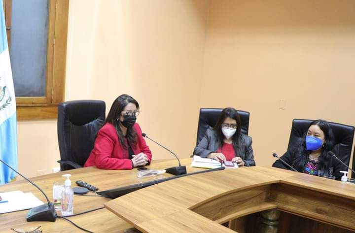 MineducGT's tweet photo. La #MinistraClaudiaRuíz junto a Viceministras de Educación y directores generales de #Diplan, #Diaj, #Didai, #Digecor y #Dafi estuvieron presentes en capacitación gerencial sobre el Sistema Nacional de Control Interno #SINACIG, impartida por funcionarios de la #CGCN. https://t.co/xVHeEHiY3b