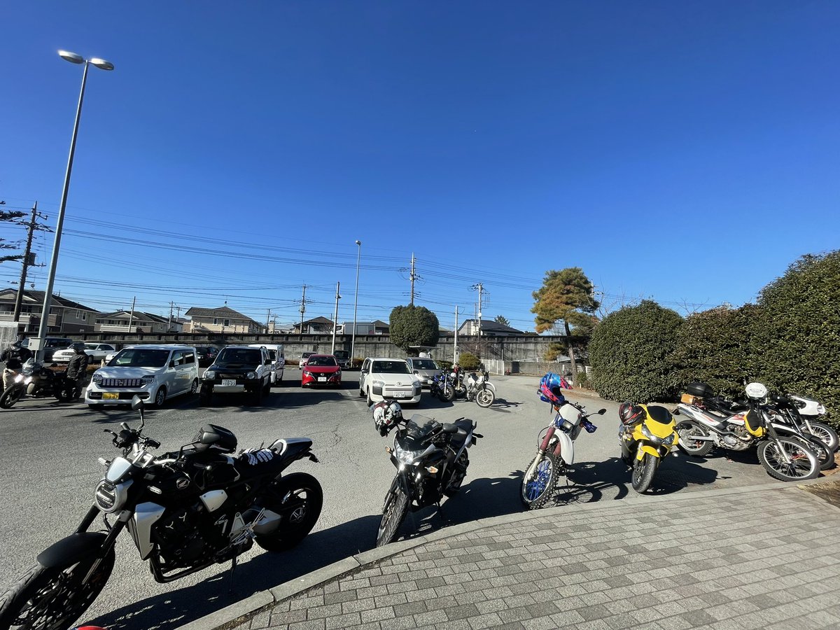 yellowsc50's tweet photo. いざわらじかつ

天気バカほど良い、でも路面つやつやで冬を感じる https://t.co/M7CShSqX4b