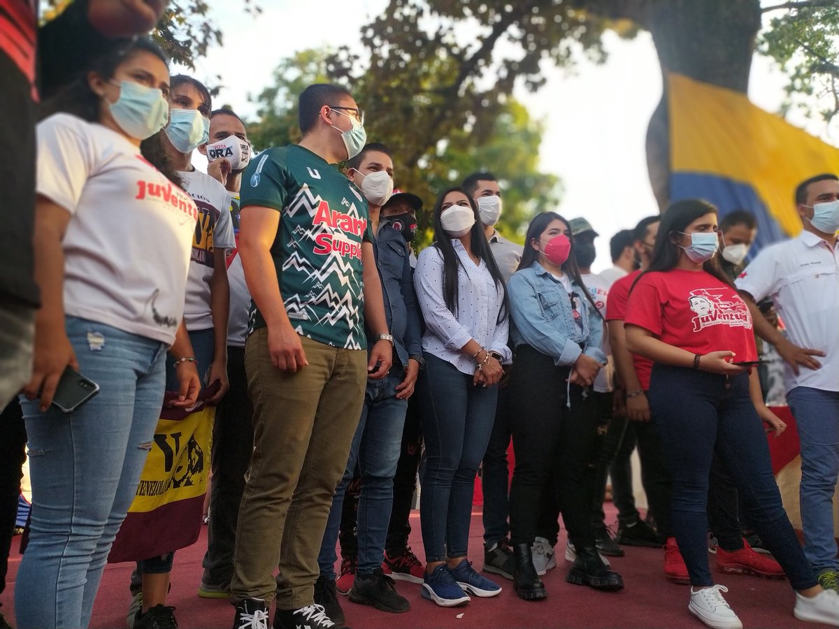 Este #20Dic el candidato <a href="/jaarreaza/">Jorge Arreaza M</a> sostuvo un encuentro con la juventud de Barinas para conocer sus propuestas en función de seguir avanzando hacia el futuro de la patria. #VurlveLaEsperanza 
¡La esperanza es Jorge Arreaza! #EarleHerreraPorSiempre