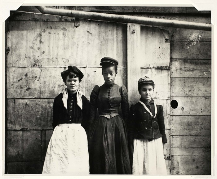 DrinkSolaPop's tweet image. Greenwich Village, Manhattan (1890s). Photographs taken at a "Black &amp;amp; tan" dive on Broome St and an industrial school on Beach St, on the border of the Black/Italian sections of Lower Manhattan. Photographed by Jacob Riis.