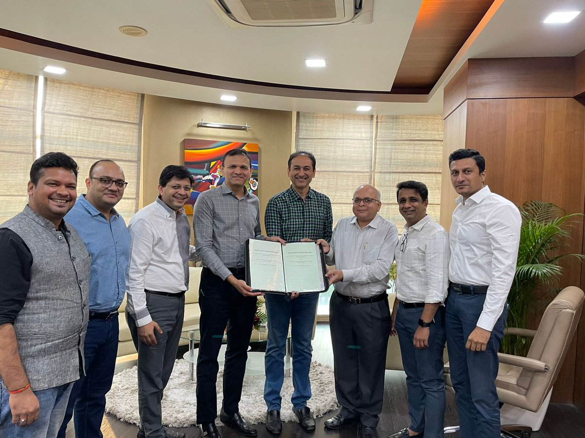 NaredcoMaha's tweet photo. @BDAmumbaitweets &amp; @cmdwa  have joined hands with NAREDCO. NAREDCO Maharashtra will now have over 4k Developers under its umbrella, making it the strongest and most trusted developer Body in MMR. https://t.co/MfJRfsJtpK