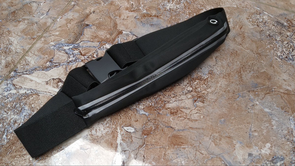 buangkelaut's tweet photo. Ini juga pertama kali pake
Namanya ECLE Waist Bag
Harganya 25rb di tokped https://t.co/8SGMtrbrIS