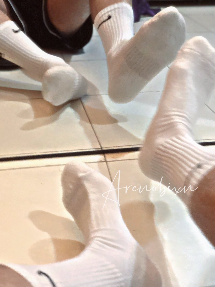 Arenobixn's tweet photo. 冬至吃脚子
#白袜 #whitesocks https://t.co/HdfGPXJIPm
