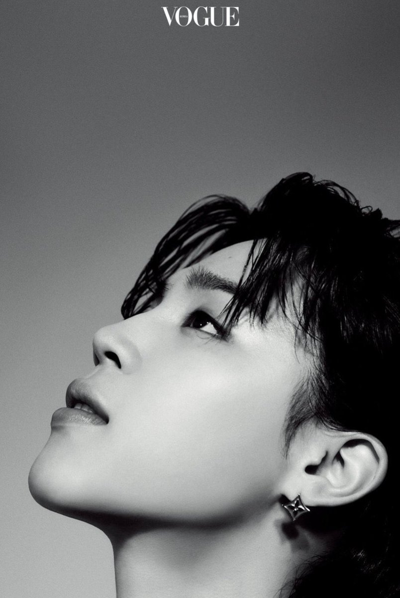 Parknezuko0's tweet photo. Park Jimin is hell bent on ruining us 🔥🔥🔥
Can we have a request Jiminie, please slow the fuck down, we can't breath anymore 🤯🤯🤯
#BTSJIMIN
#ModelJimin
JIMIN JIMIN https://t.co/iOonIzwkIj