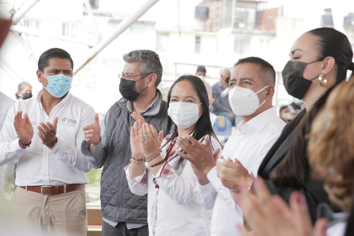 Bienestar_Pue's tweet photo. #Boletín📸🗞 | En San Pedro y San Andrés #Cholula, entregamos nuestro programa Presupuesto Participativo 2021; con tinacos, calentadores solares, focos ahorradores y botes de pintura apoyamos a quienes más lo necesitan. 

Entérate 💻 https://t.co/GdB3NkUmqA https://t.co/kgscwr5pKe