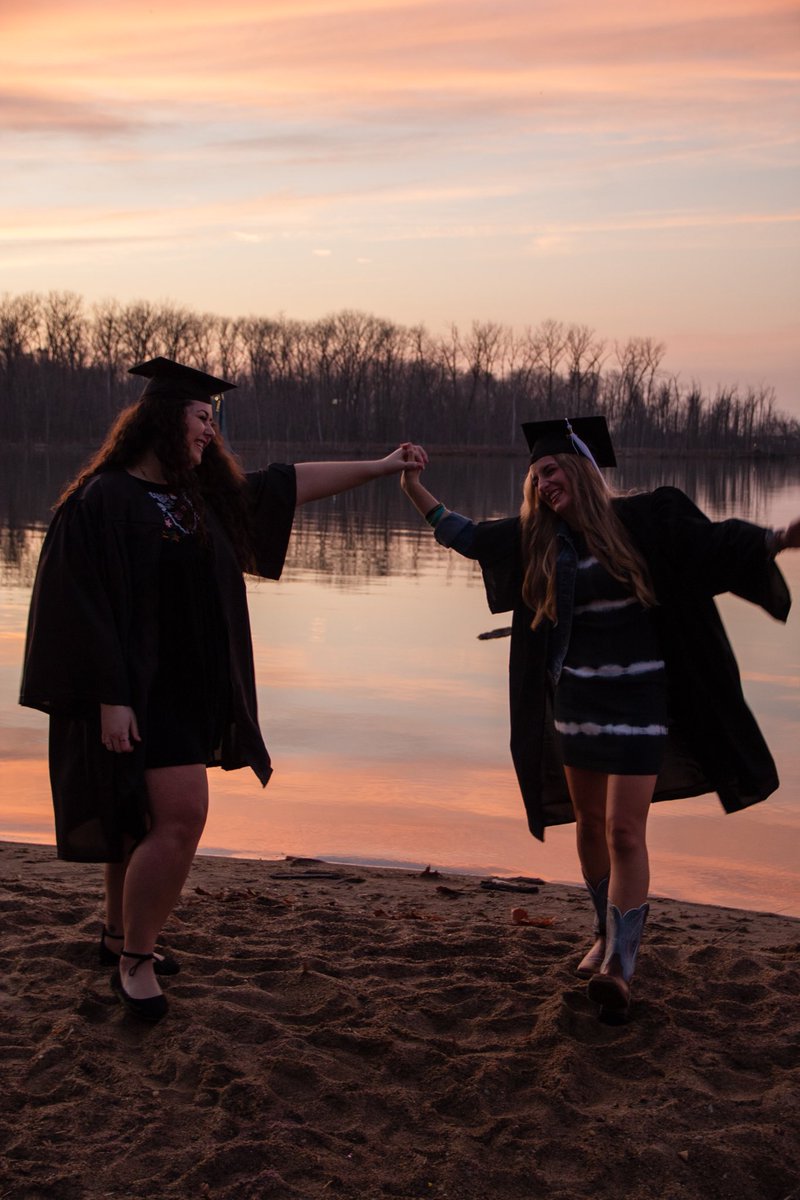 PhotographyMang's tweet photo. Just two best friends graduating together! 🤍 https://t.co/qjty9BYLnv