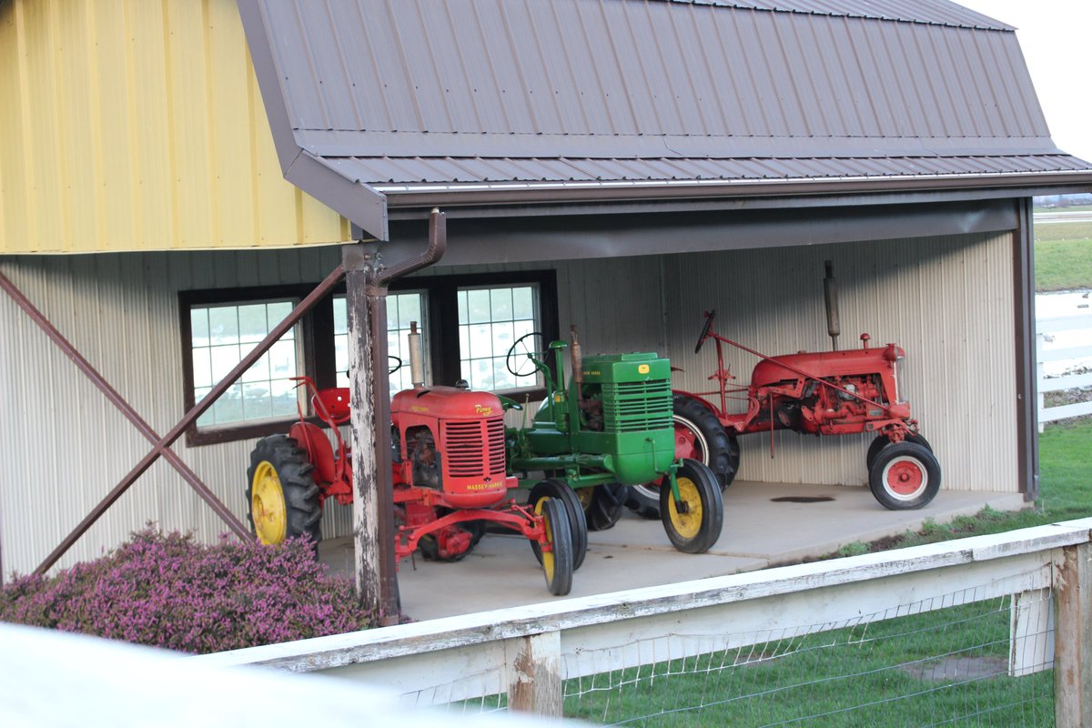 larry_arbo's tweet image. #tractortime