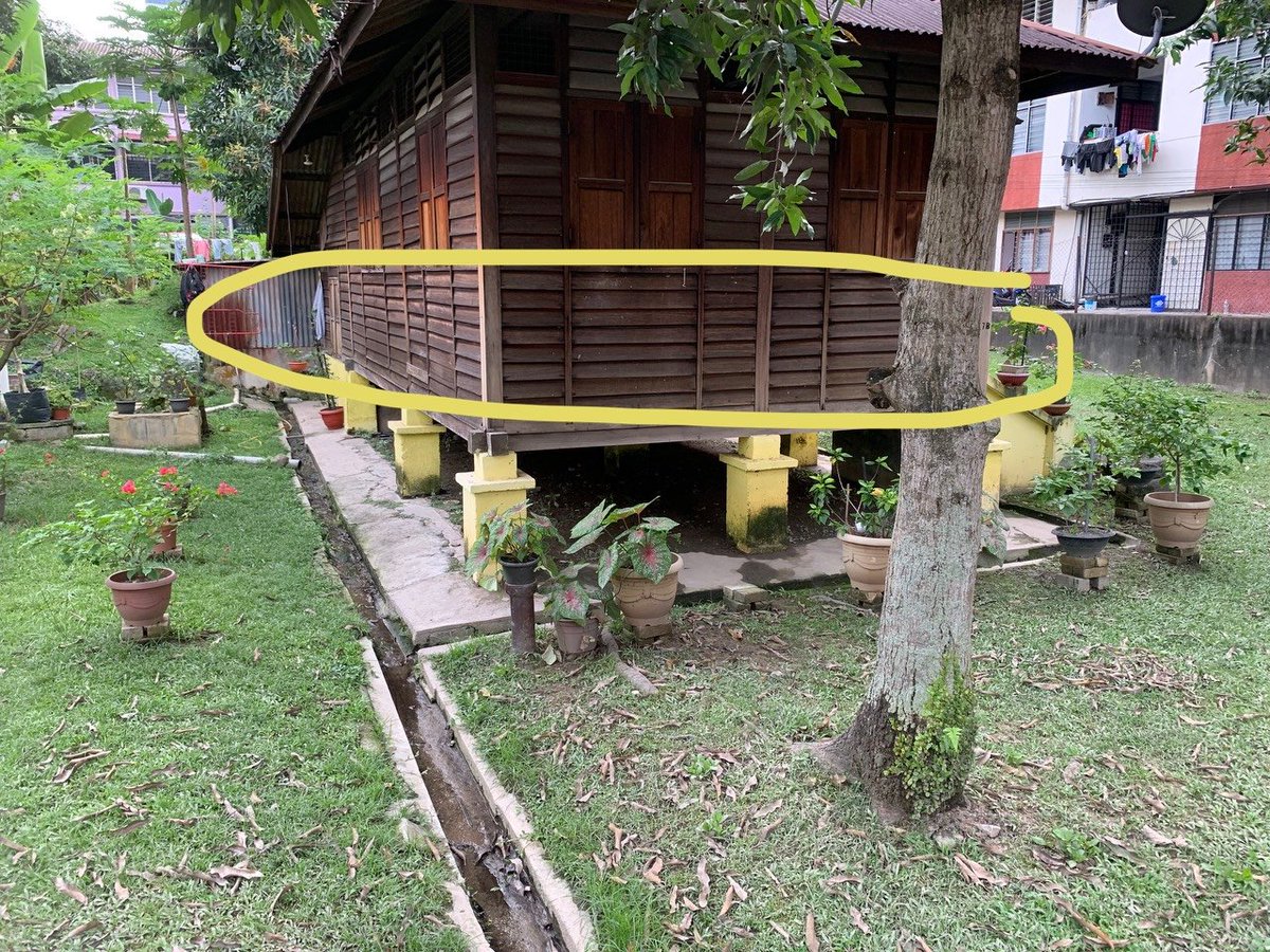 Jigyuhoon1's tweet photo. Hye assalamualaikum i tebalkan muka nak mintak bantuan for my friend salah seorang mangsa banjir, sekarang dia tinggal berdua dengan adik dia dan kucing2 sehelai sepinggang sahaja.. ayah mereka baru meninggal bulan lepas #DaruratBanjir https://t.co/W1biPSxpH8