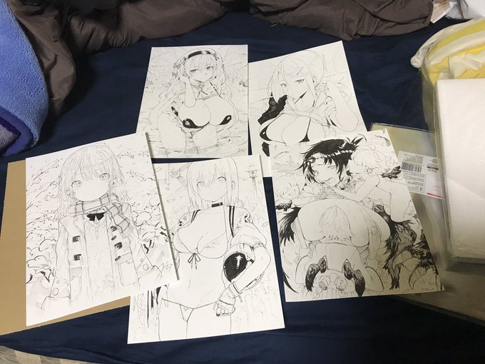 絵つめつめしてる📦
今回一気に5枚も買ってくださる方いてありがたや🙏✨
しかももう既に何枚も買ってくださってる方なのに😭 