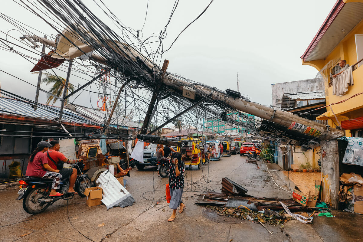 Greenpeace's tweet photo. Thousands of residents in Surigao City in the Philippines call for help as their basic human rights – food, water, shelter – are in scarce supply following Super Typhoon  #Rai and the worsening #ClimateCrisis.

📷: Jilson Tiu /Greenpeace https://t.co/A10lJFQzeg