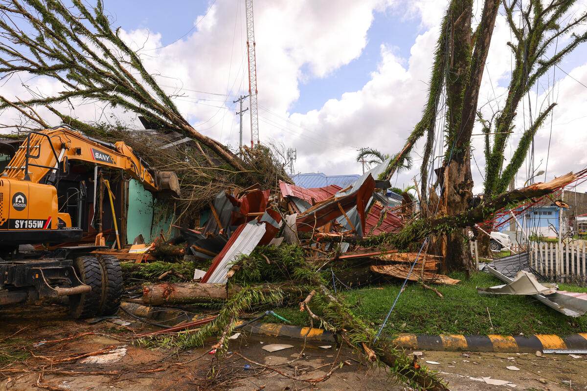 Greenpeace's tweet photo. Thousands of residents in Surigao City in the Philippines call for help as their basic human rights – food, water, shelter – are in scarce supply following Super Typhoon  #Rai and the worsening #ClimateCrisis.

📷: Jilson Tiu /Greenpeace https://t.co/A10lJFQzeg