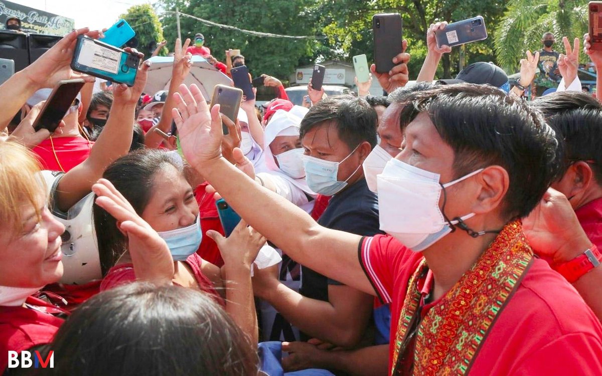 bongbongmarcos's tweet photo. Tumungo ang Uniteam namin ni Mayor Inday Sara sa mga probinsya ng Masbate, Capiz, Siargao at Negros Occidental kahapon, Disyembere 20, para personal na makapaghatid ng tulong sa mga nasalanta.

May pag-asa mula sa pagkakaisa. Sama-sama tayong babangon muli. https://t.co/EkQ5UMuEEC
