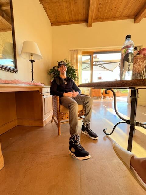 KevinRios_COB's tweet photo. They can teach you how to hate, I'll show you how to get paid. $$$ 🤑😤🥶 #RackedUp #IDoItSoEffortless  #DontPlayWithMe #BigStepper https://t.co/TlPWSGJYCr