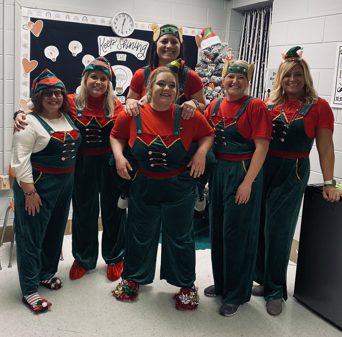 heatherjarmon83's tweet photo. #loved dressing like elves! #SpEd teachers rock! #speechtx https://t.co/nVF1pFzGp2