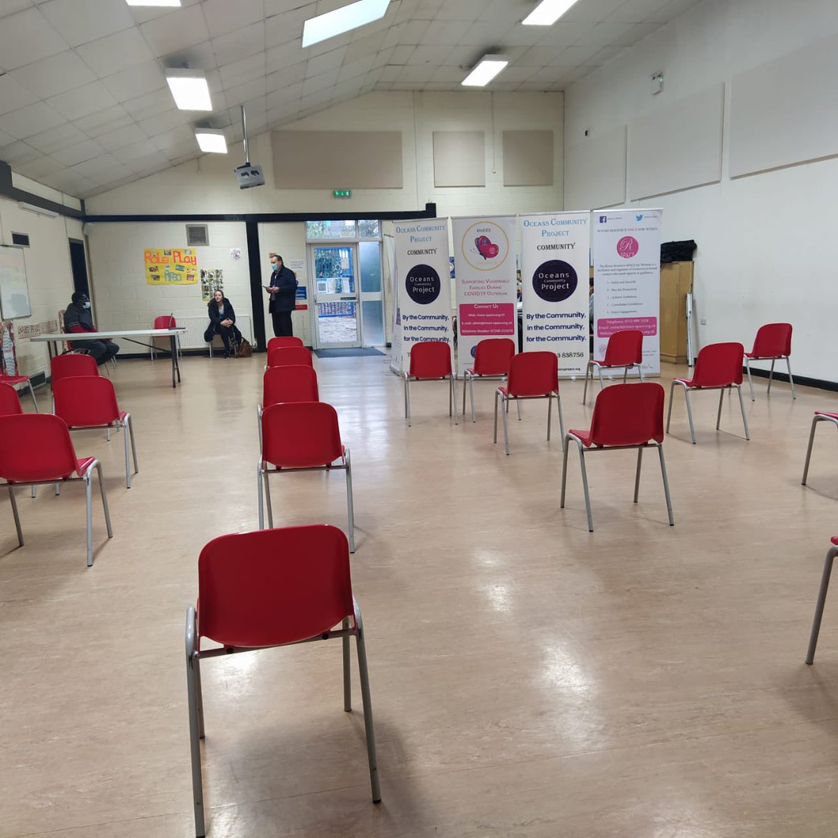 Oceansproject1's tweet image. Community partners, let’s get Broadfield vaccinated today Tuesday 21 December @AllianceBetter @BroadfieldComm @Oceansproject1 @Rivers4Women @talkbroadfield