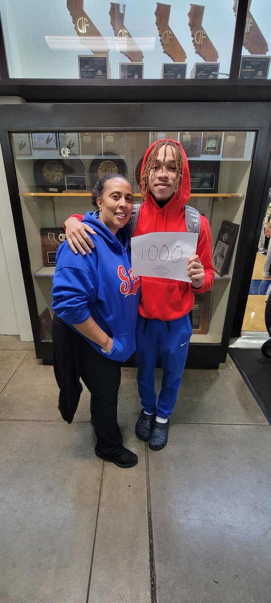 serrabasketball's tweet photo. Congratulations to @jermdoesit25 for eclipsing the 1,000 career scoring mark. Keep growing bigtime #serra💪🏾 @DamianCalhoun @latsondheimer @LACourtReport @FrankieBur @RonMFlores https://t.co/12qwq1zCxR