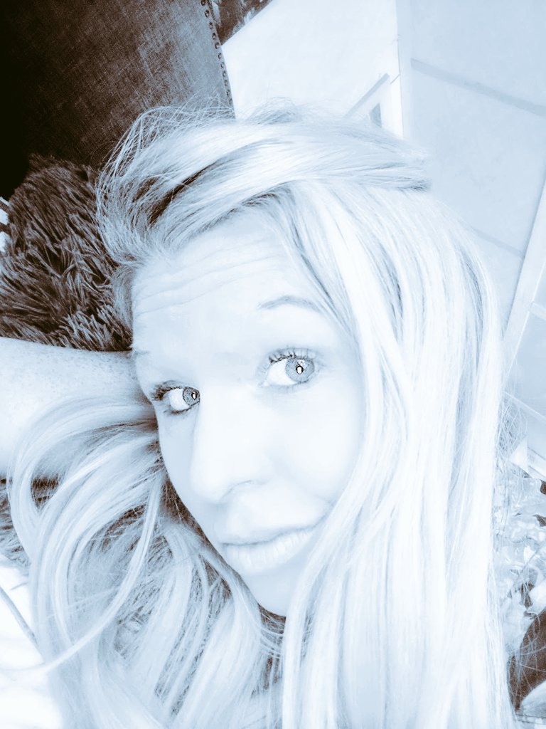 MissCarey4life's tweet photo. Goodnight all you Beauty's and Beast's!!! You made it through this Mehday!!! 💜
#mehday https://t.co/SysYkxVQ2A