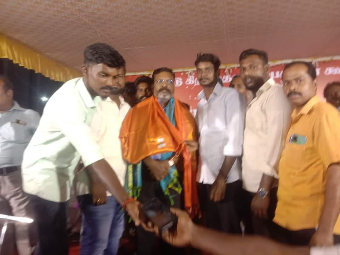 VCKofficial_'s tweet photo. வன்னியர் இளைஞர்கள் பாமகவில் இருந்து விலகி இன்று முதல் விடுதலை சிறுத்தைகளாக இணைத்துக் கொண்டனர்💙❤️💥

சமூக மற்றத்தை உருவாக்கும் சமூகங்களை உருவாக்குபவரே தலைவர் திருமா..
#இதுதிருமாகாலம் 💥

@thirumaofficial https://t.co/27PxYQLC6k