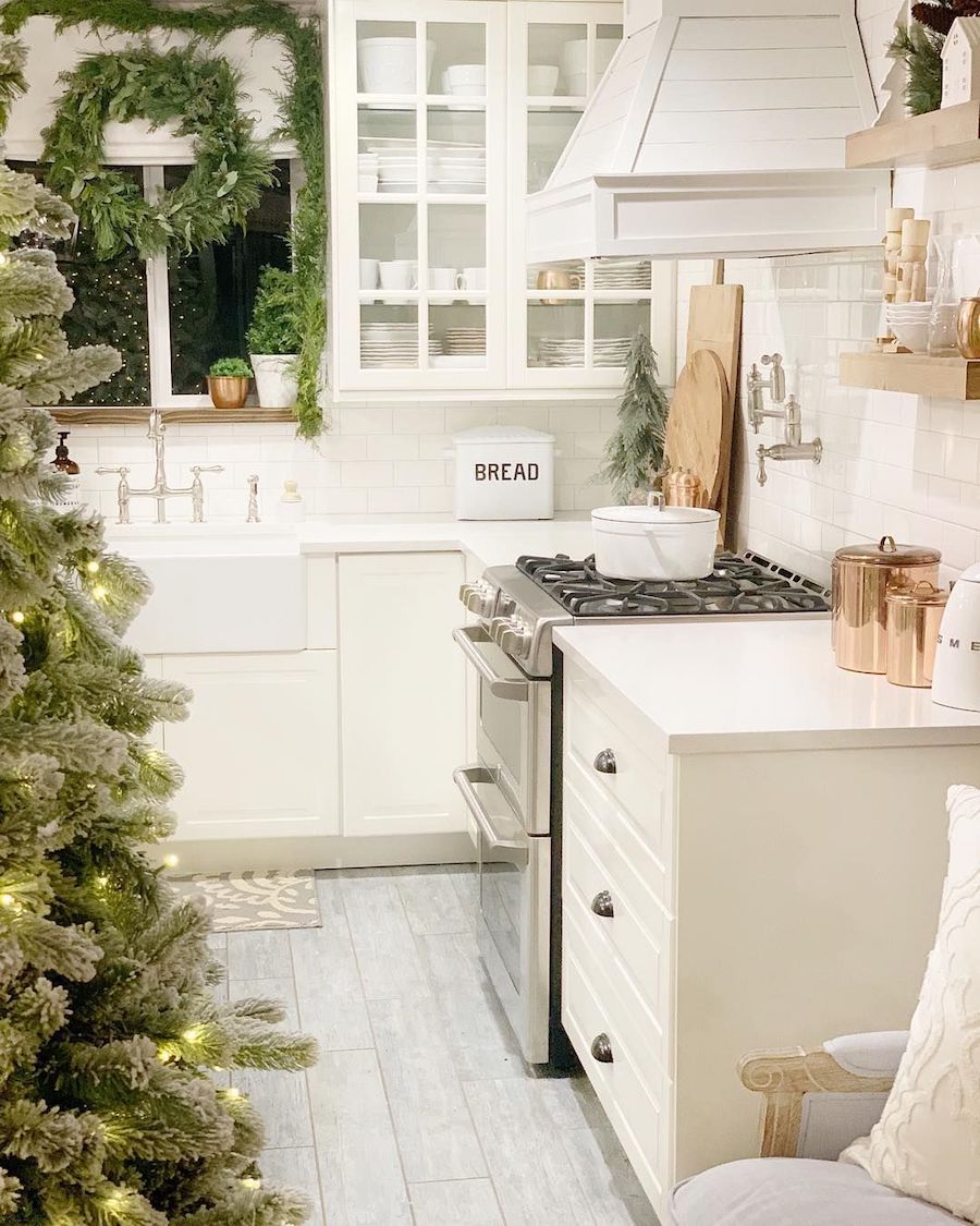 dezign_lover's tweet photo. Celebrate Christmas In Style: How To Make Your Home Feel Festive🎅🎄
#Christmas season is upon us &amp; if you haven't started decorating yet or are getting to your finishing touches, we have some fantastic ideas for you. Let your creativity shine
https://t.co/W7fZ0vDXg8
#DezignLover https://t.co/1lPatpjtx4