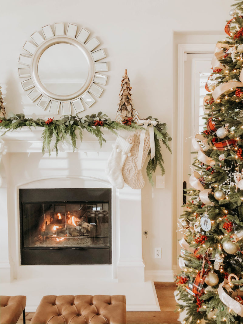 dezign_lover's tweet photo. Celebrate Christmas In Style: How To Make Your Home Feel Festive🎅🎄
#Christmas season is upon us &amp; if you haven't started decorating yet or are getting to your finishing touches, we have some fantastic ideas for you. Let your creativity shine
https://t.co/W7fZ0vDXg8
#DezignLover https://t.co/1lPatpjtx4