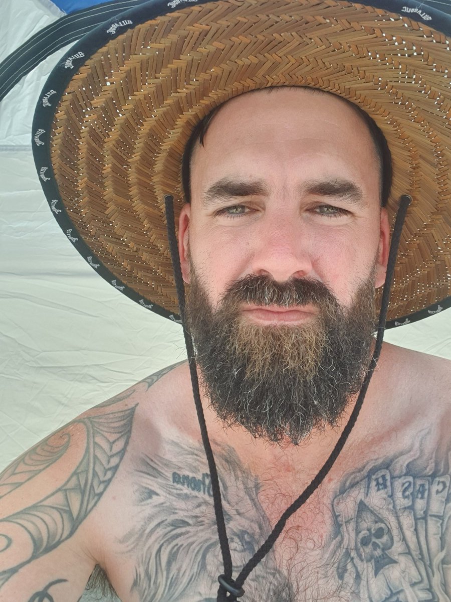 osy03's tweet photo. Beach dayz https://t.co/zvlQWFtSHF