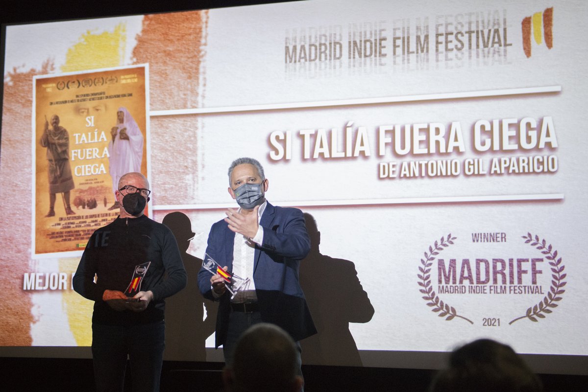 🏆La película de producción extremeña, SI TALÍA FUERA CIEGA ha sido galardonada con el premio a MEJOR MEDIOMETRAJE 2021 en el MADRIFF.

◾Recogieron el premio, el Director Gral. de Promoción Cultural de ONCE, Ángel Luis Gómez y el director y productor de la película Antonio Gil.