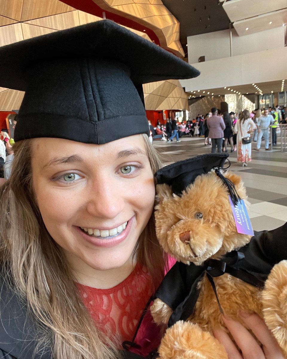 JordanHay22's tweet photo. I have finally reached the end of my @Swinburne journey by graduating from my #BachelorsDegree today! It took 18 months after I finished my degree, but I am so glad that I waited for the opportunity to graduate in person. Thanks Swinny for everything!! 😊 #SwinburneGraduate https://t.co/rrcuBZFh4X